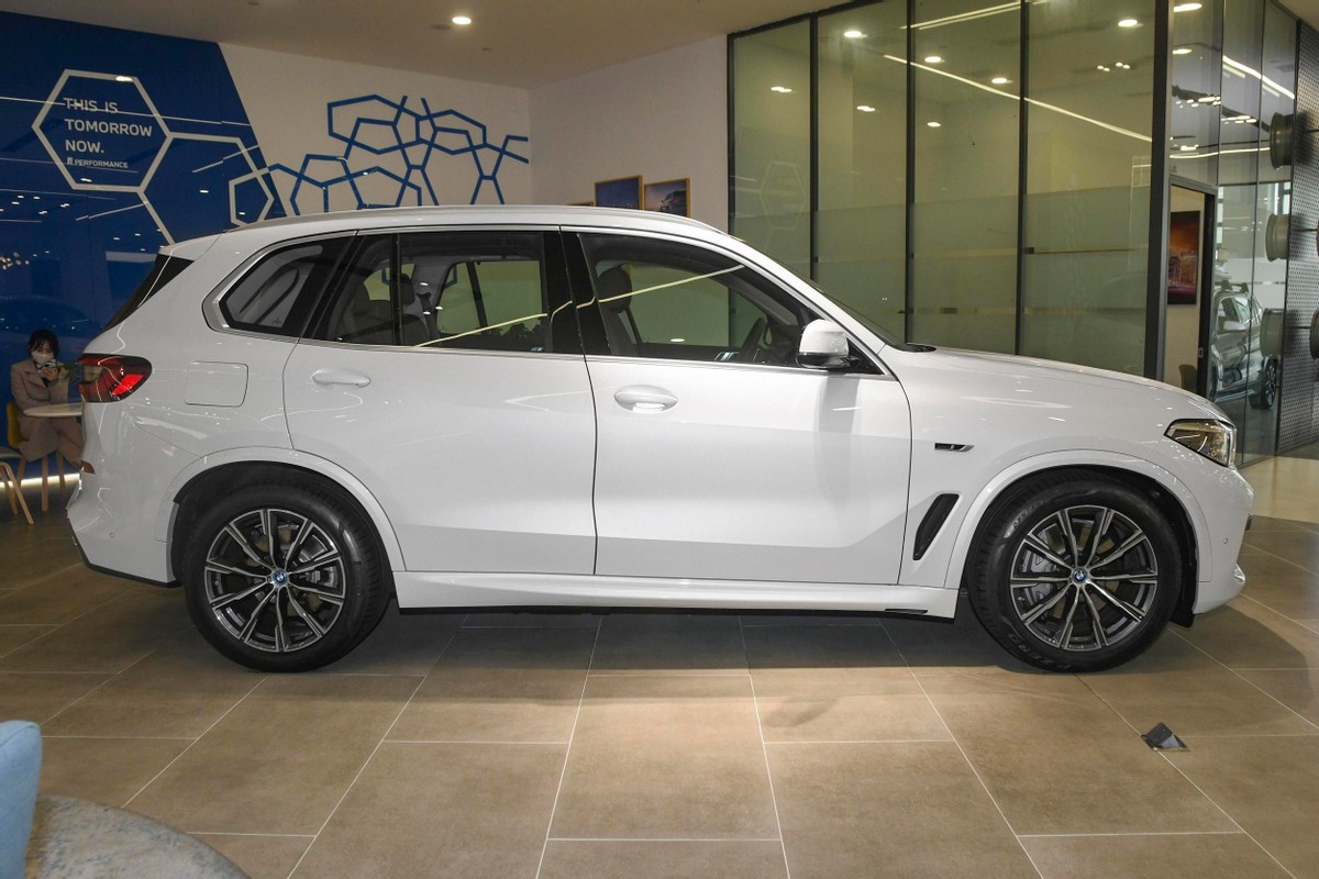 Daily commuting without fuel consumption, breaking 100 in 5 seconds 6