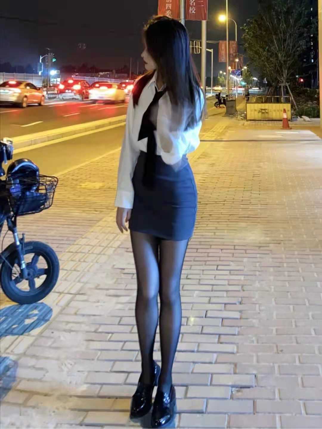 what-skirt-looks-good-with-stockings-imedia