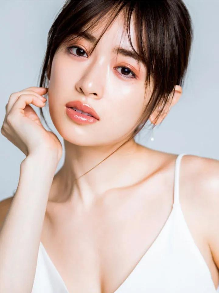 性感日本女星 泉里香 美图 资讯咖