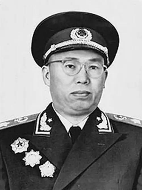 共和国首次授衔 16个元帅候选人 是如何缩减到10人的 资讯咖