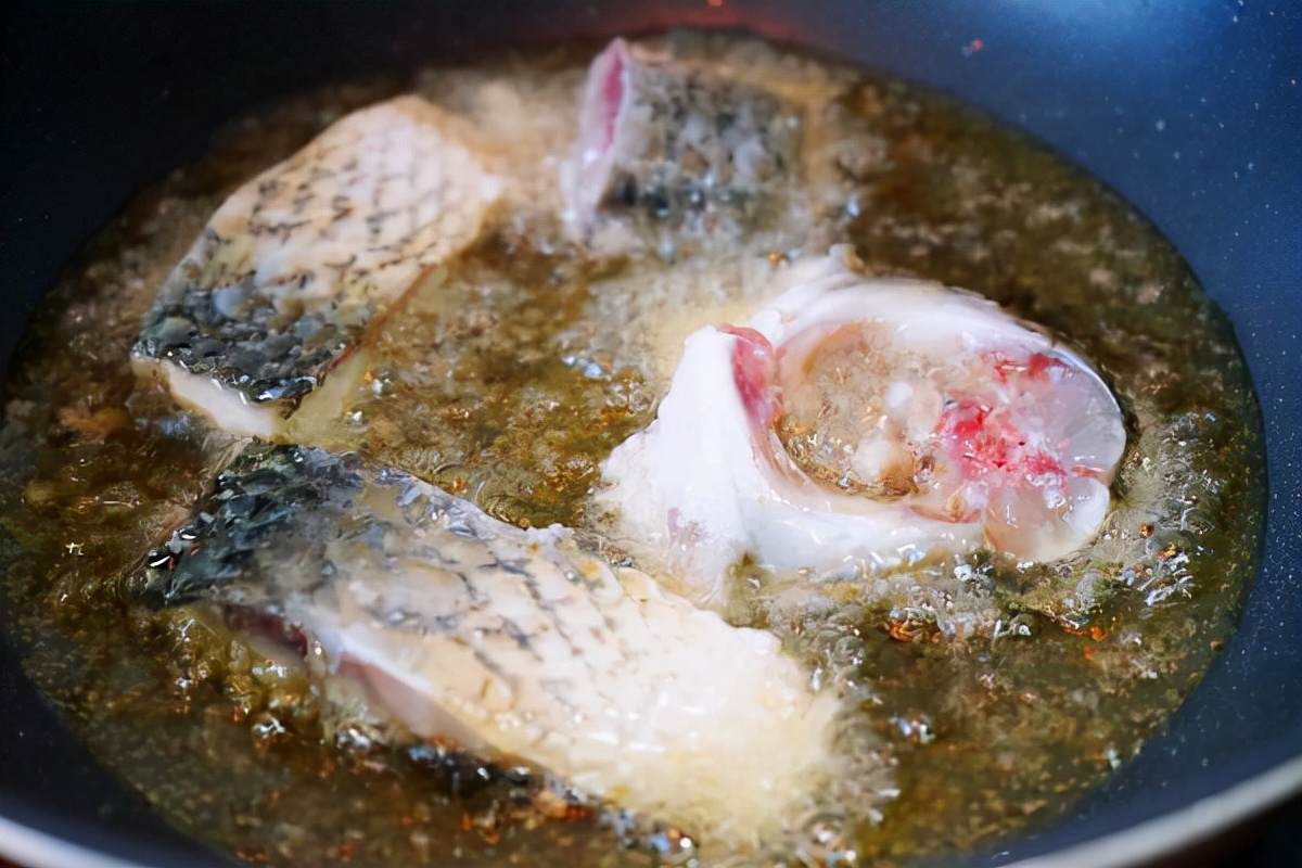 A new way to eat grass carp: The grass carp is made into Su's dried ...