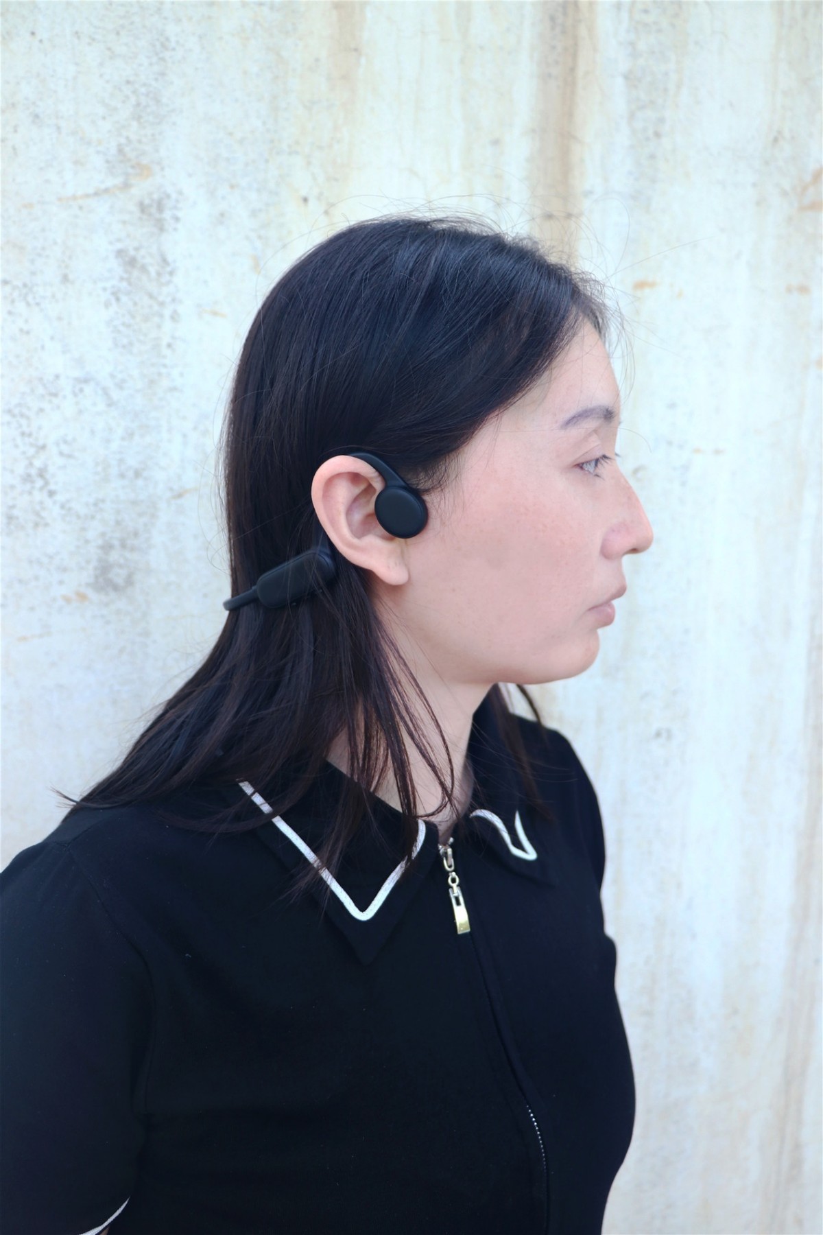 Talk about the sound leakage before buying, but after buying it is