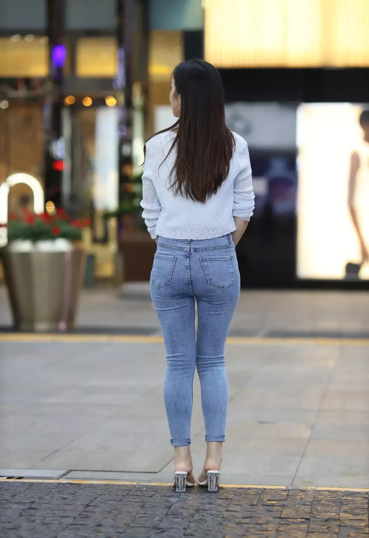 Street style jeans wear - iMedia