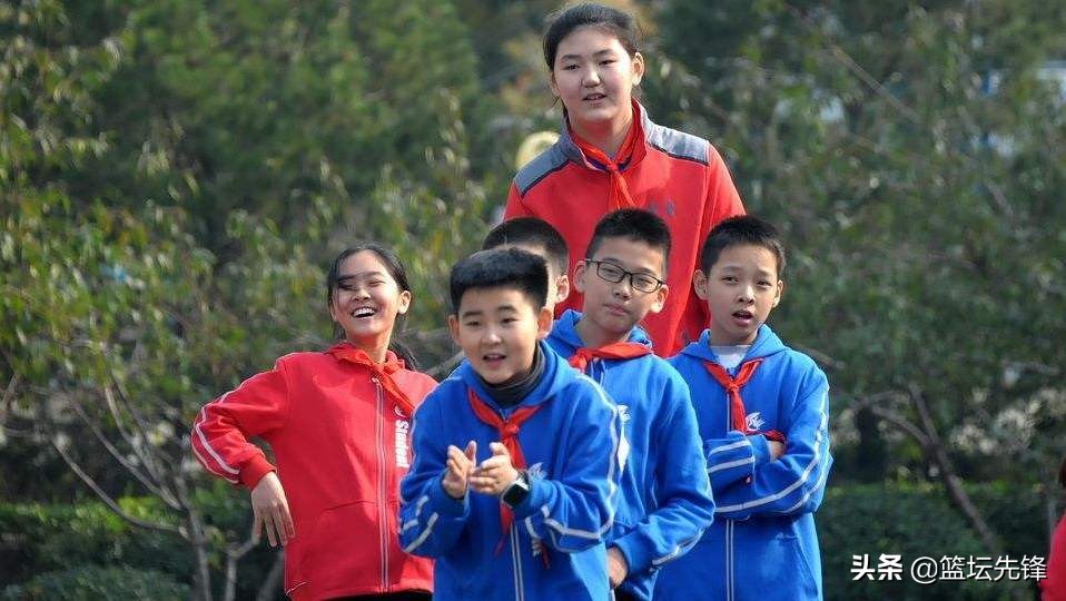 恭喜中国女篮 2米26 女姚明 横空出世 或全力冲击wnba 资讯咖 恭喜中国女篮 2米26 女姚明 横空出世 或全力冲击wnba 资讯咖