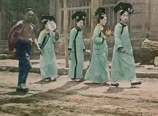 清朝宫女25岁出宫后 连乞丐都嫌弃不愿娶其为妻 为什么 资讯咖 清朝宫女25岁出宫后 连乞丐都嫌弃不愿娶其为妻 为什么 资讯咖