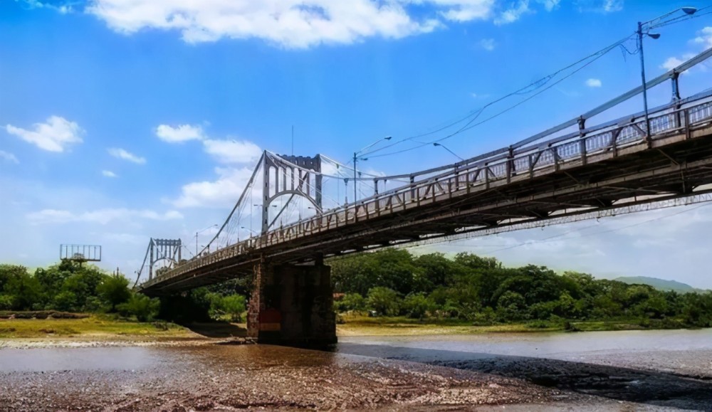 宏都拉斯的橋剛建好 河就 跑 了 米奇 颶風到底有多恐怖 資訊咖