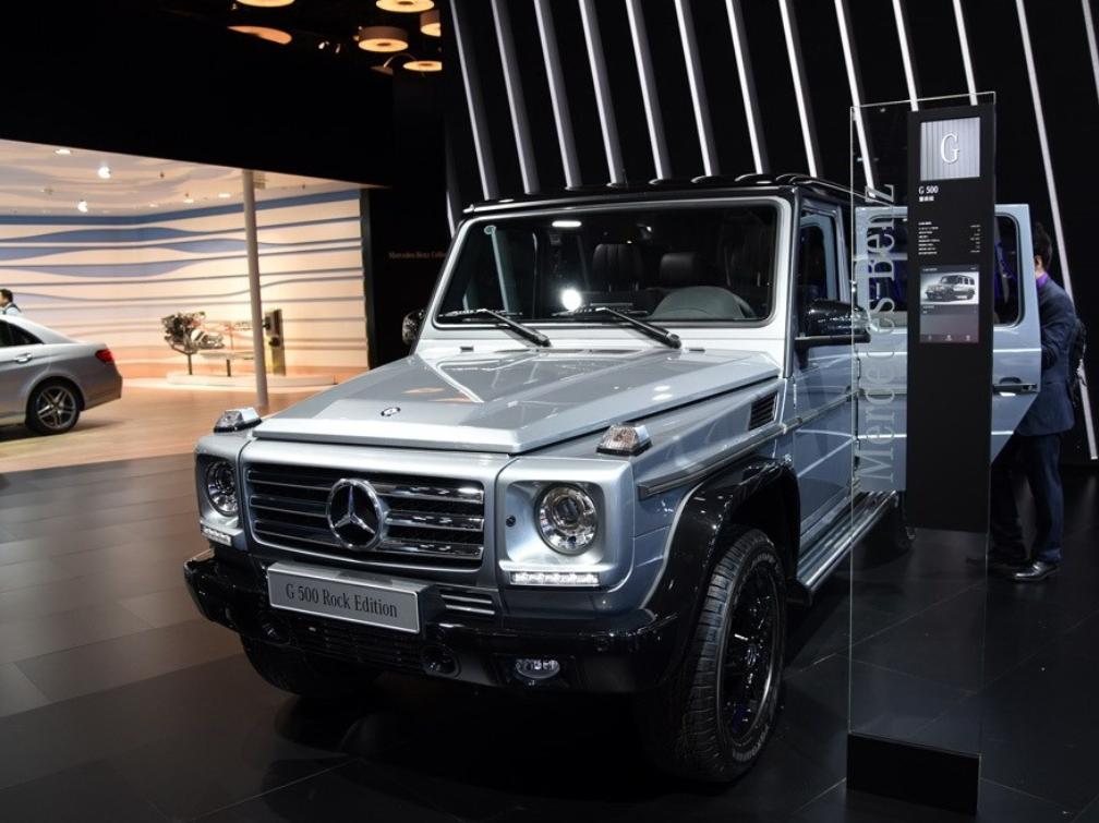 The steering wheel of the MercedesBenz GClass is shaking violently at