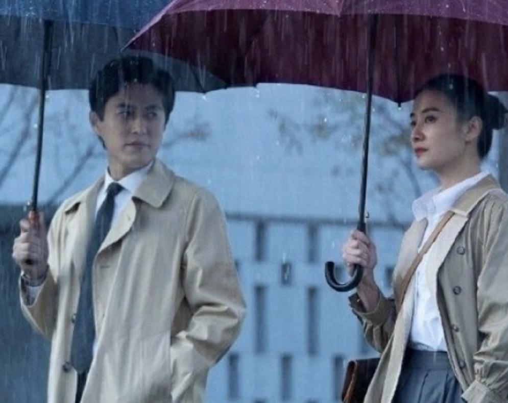 There is a big drama on Dongfang TV. Jin Dong and Song Jia are on the ...