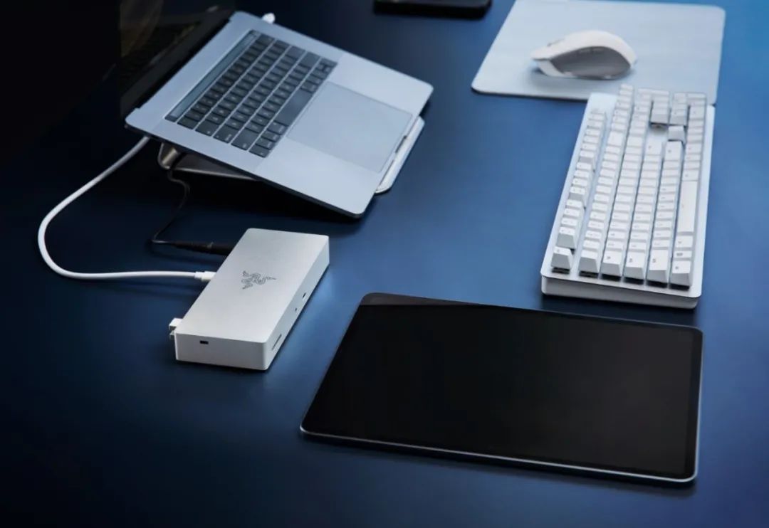 Razer Thunderbolt™ 4 Docking Station Mercury Edition iMedia