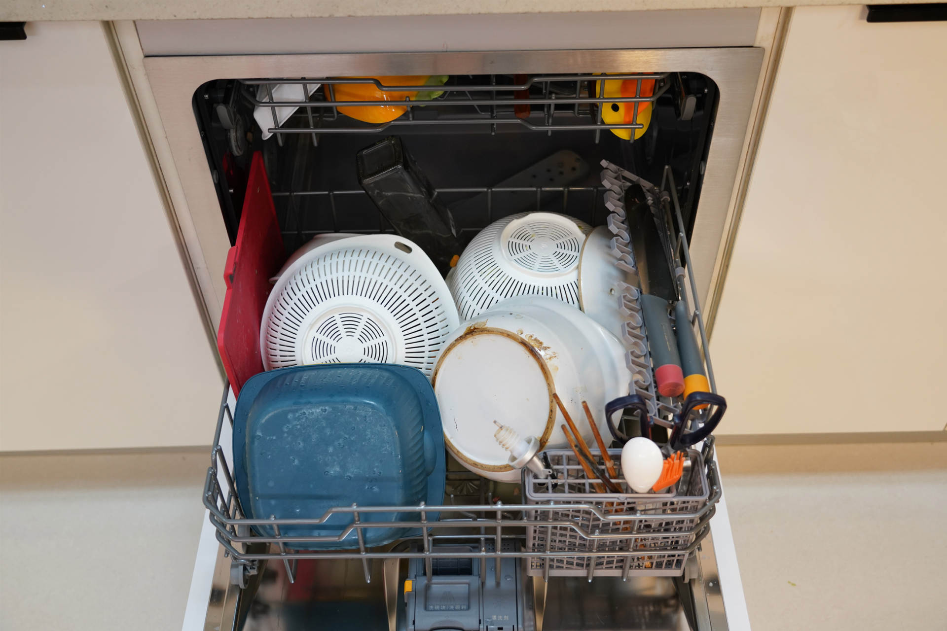 Highenergy bubble burst peeling stains & twostar disinfection