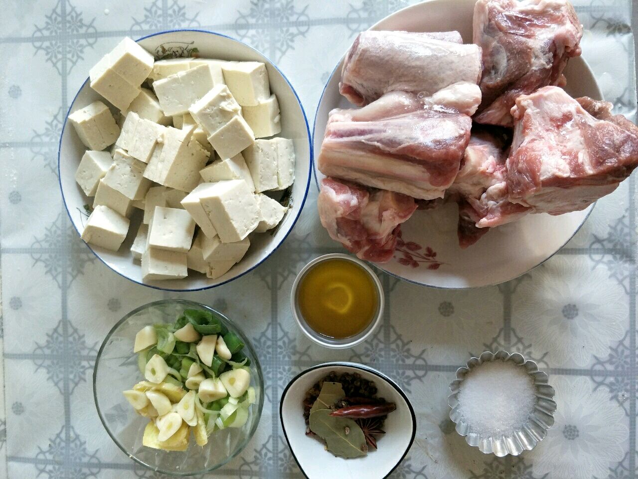 The homemade method of lamb bone soup, not mutton or greasy, nutritious