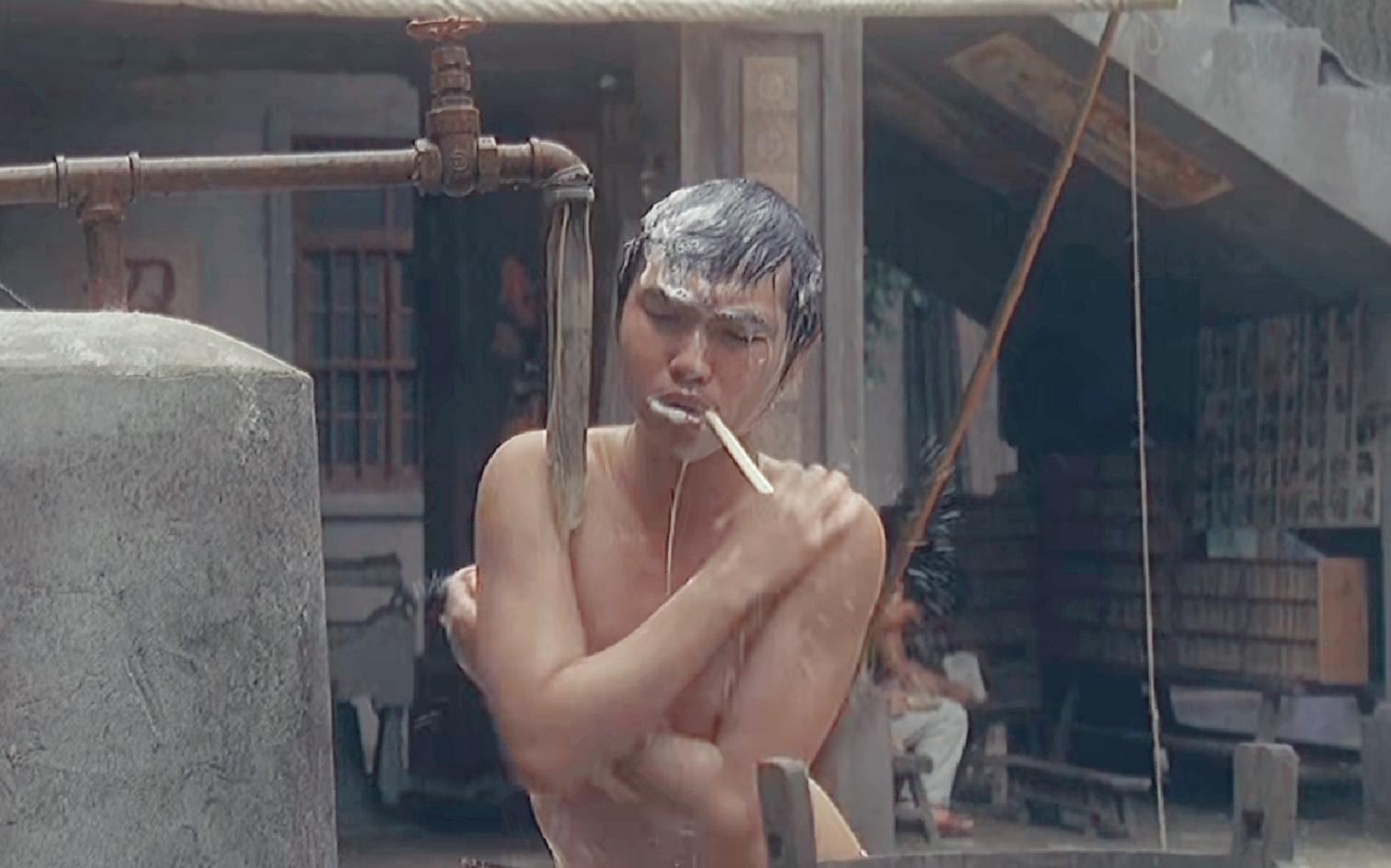 Stephen Chow: It was Jiang Bao who asked to show his butt to film a ...