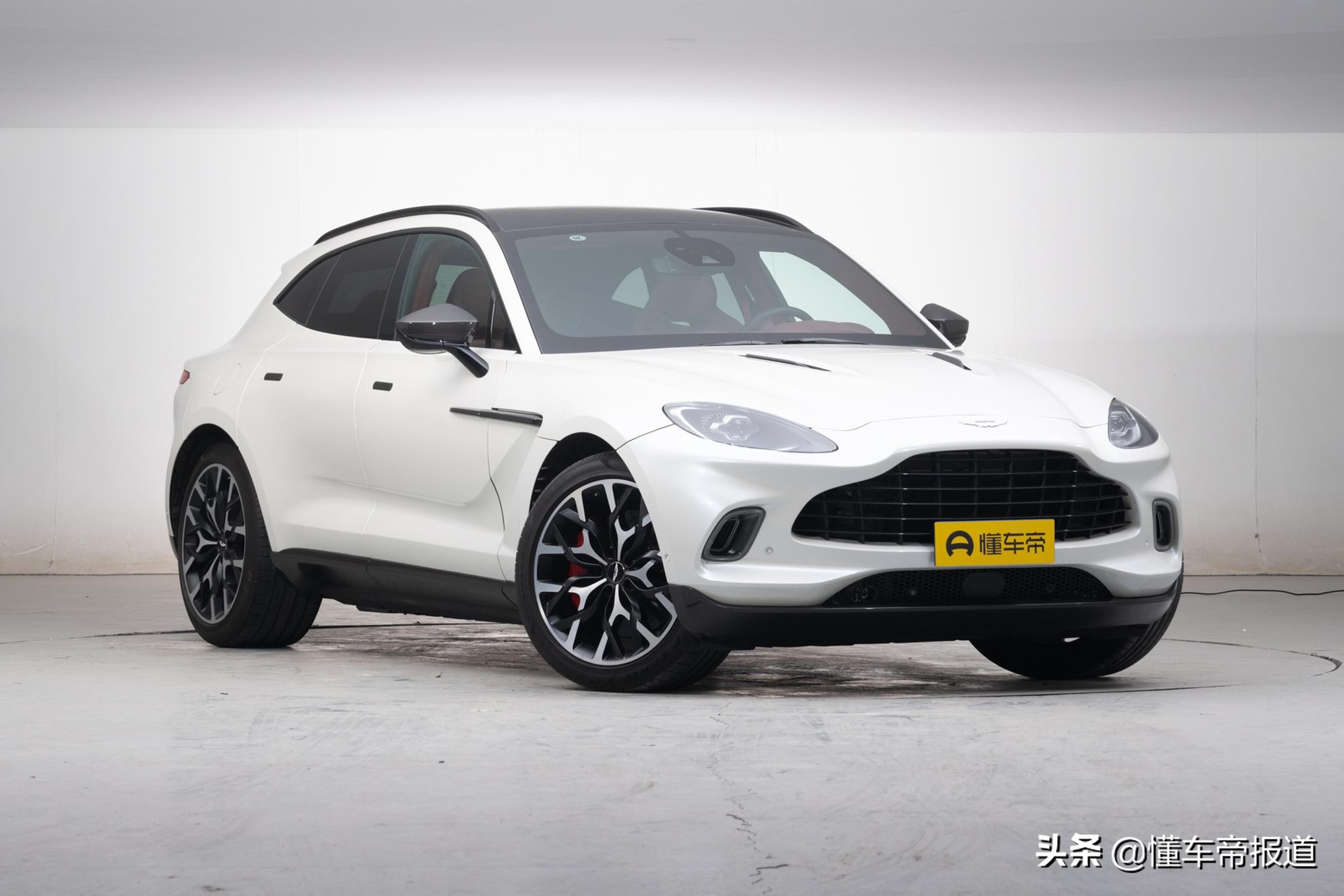 售价近300万 汽车界的小罐茶 曝阿斯顿 马丁新suv Mp头条
