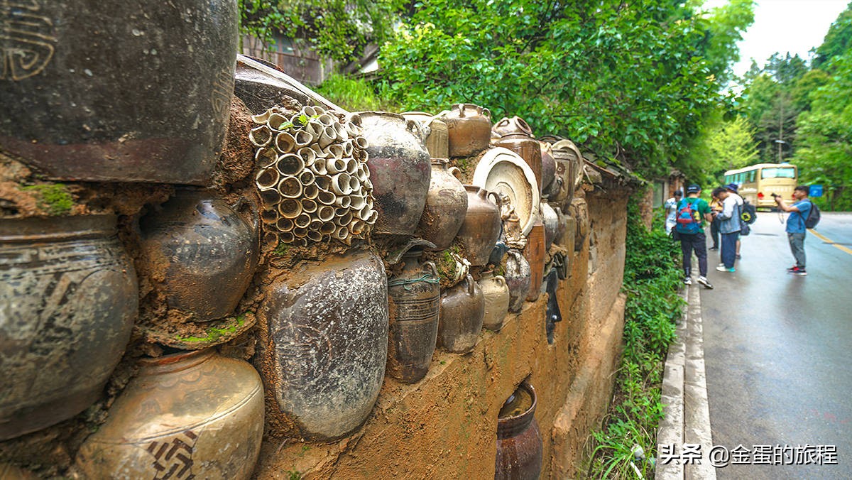 Sanbao Village, Jingdezhen, a small pottery mining village in the deep