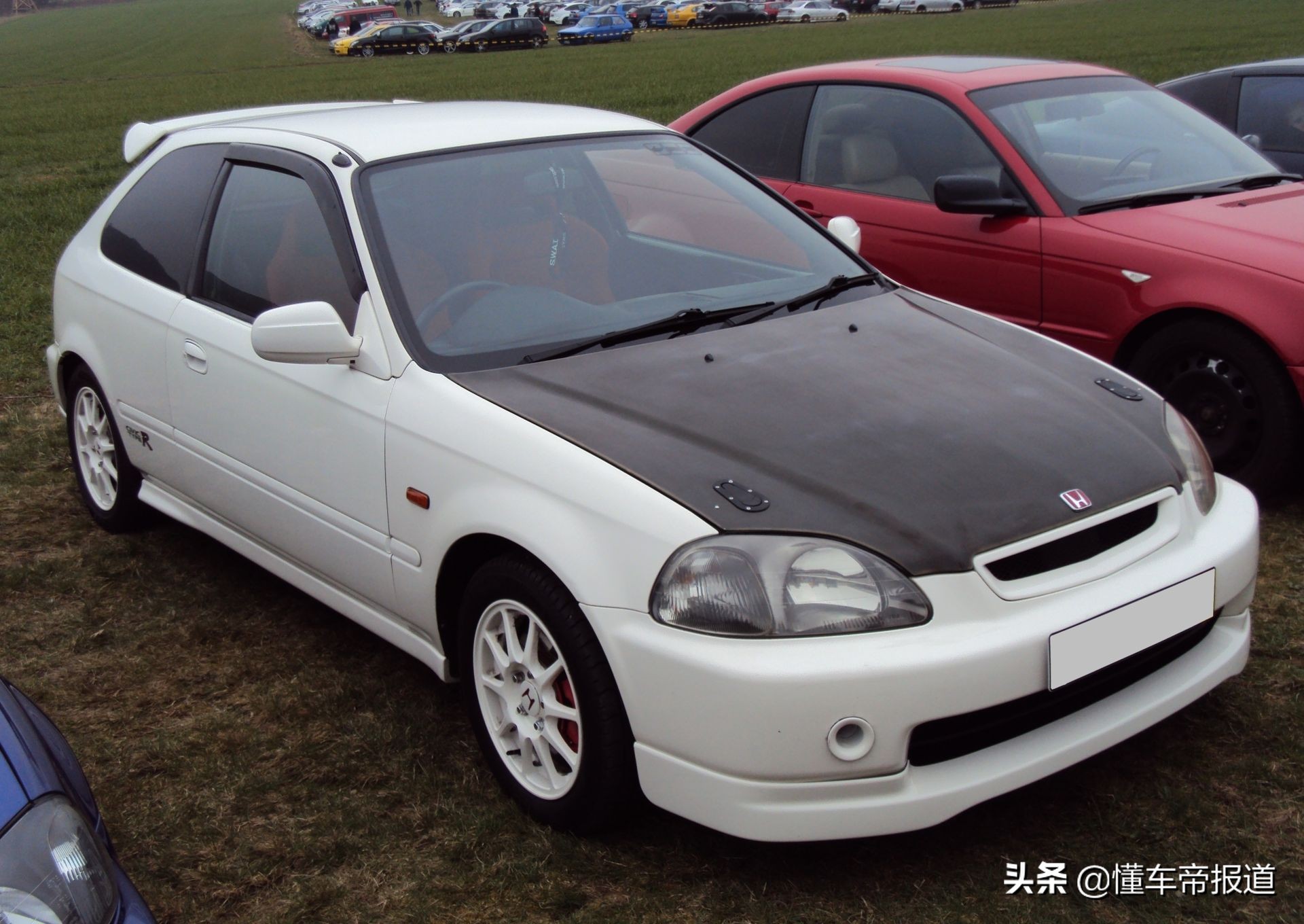 Allinone sports seats + red seat belts new Honda Civic Type R interior spy photos exposed iMedia