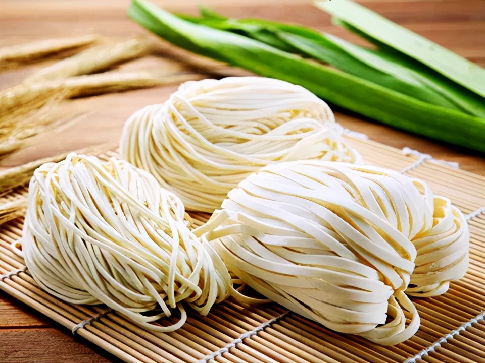 Eat noodles for 4 meals a day!Why are they so high in calories that
