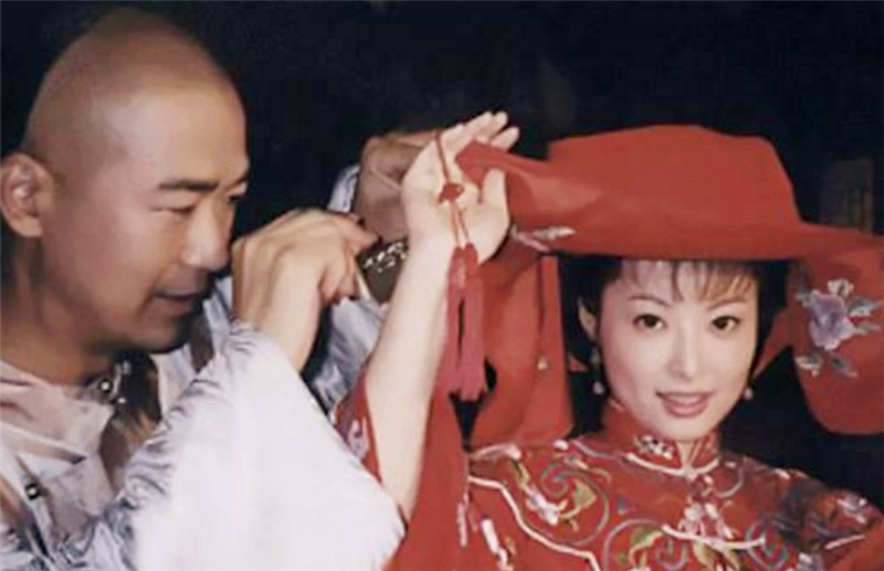 Why did Ji Xiaolan live to be 82 years old because of "a few females in