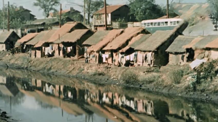 In the old Shanghai during the Republic of China, people living in ...