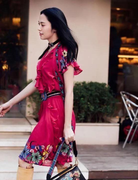 Yao Chen's fashion is The boots are hidden in the