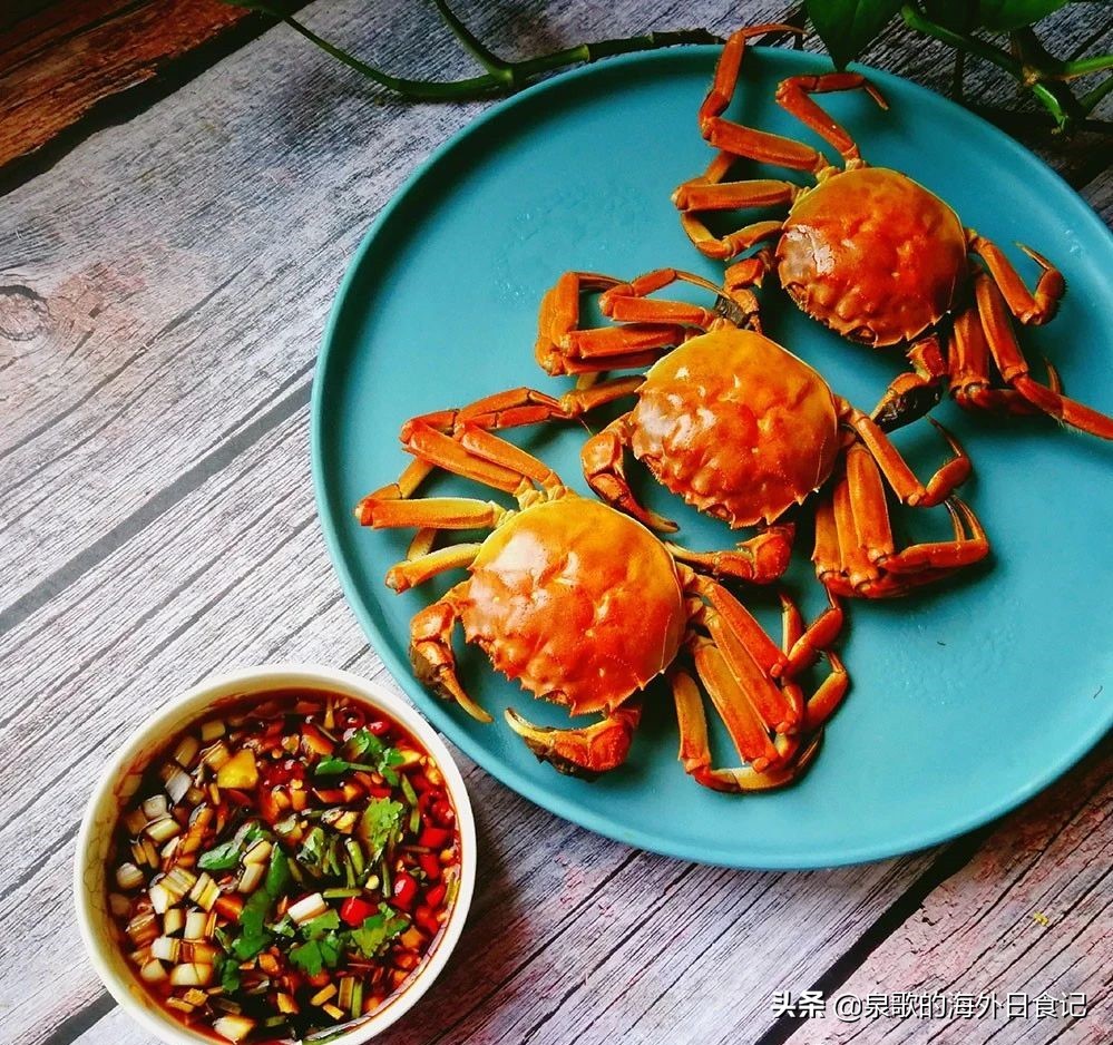 The crab fried rice cakes in my hometown, a bite of crab roe, the meat