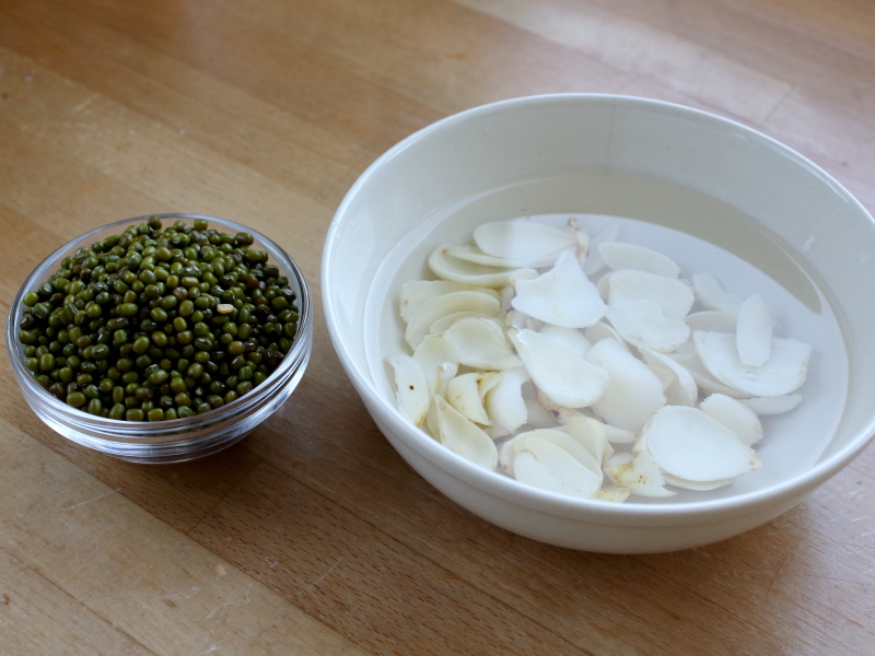 How can mung bean soup be boiled without hurting the body, and it can