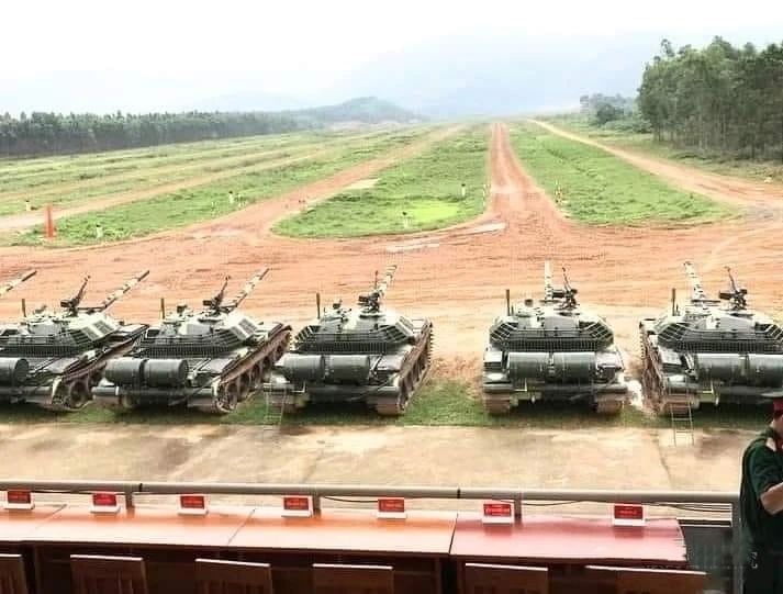 The performance of the Vietnamese version of "Magic Change Five Road