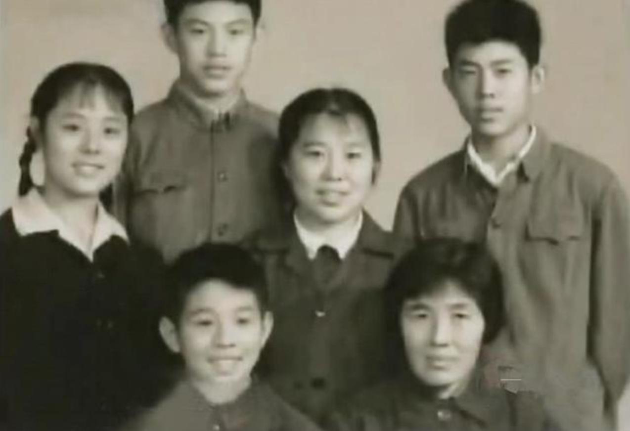 After Jet Li's fire, he asked his eldest brother to be an assistant ...