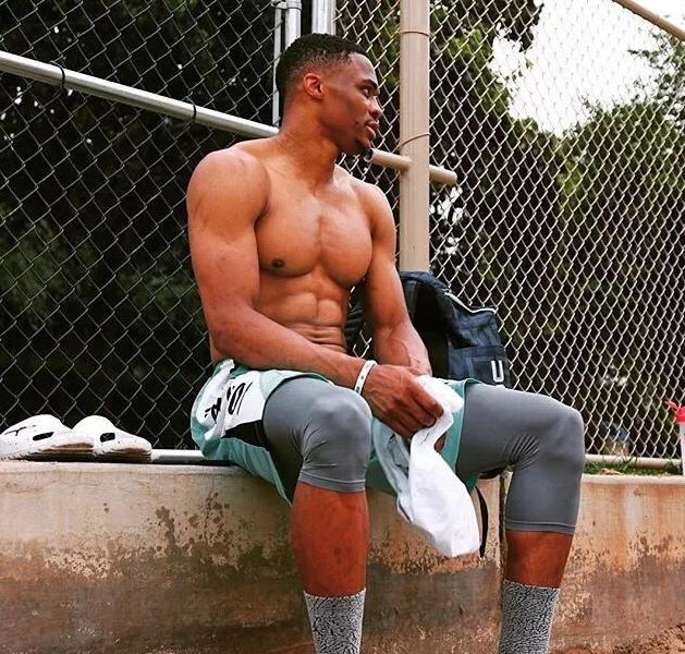 There is a muscle called the pectoral muscle of an NBA player!James is