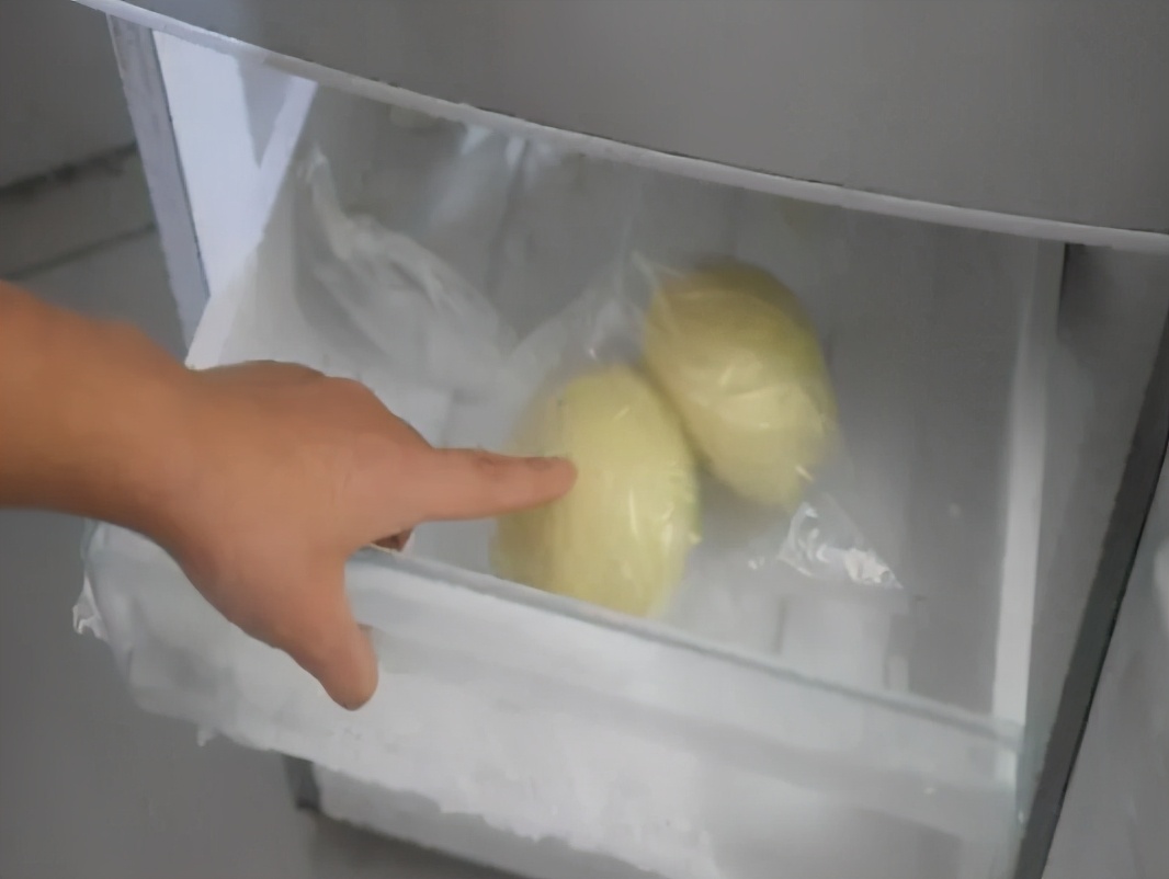 How long can steamed buns be kept in the refrigerator?After this time, throw it away and don't