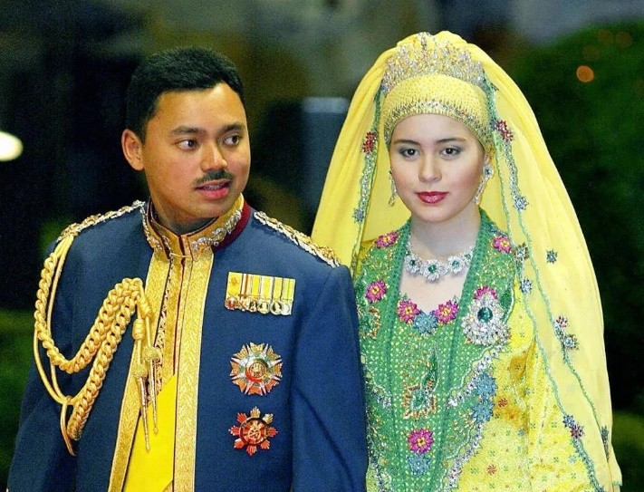 Prince and Concubine of Brunei: A 17-year-old mixed-race child 