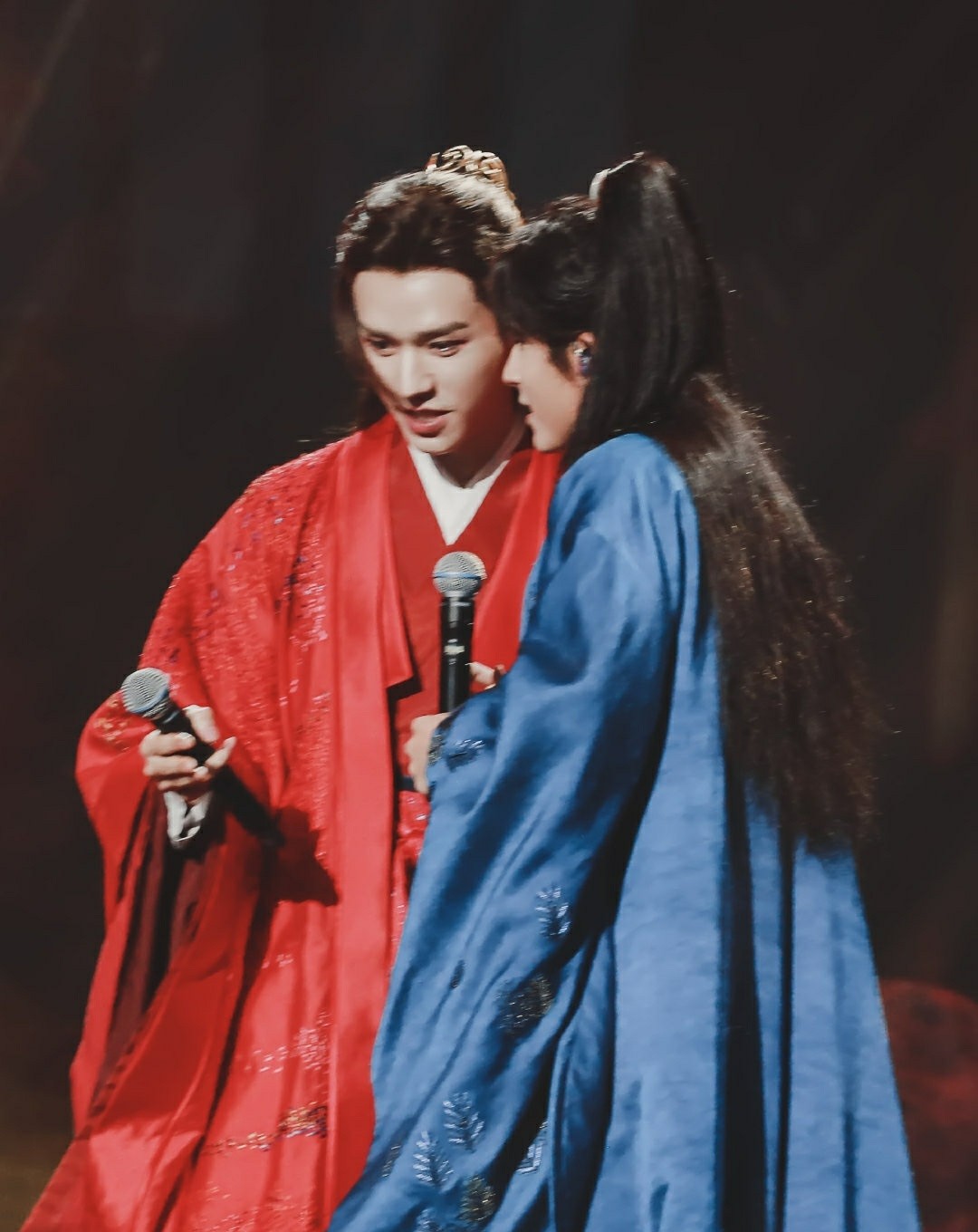 Gong Jun and Zhang Zhehan in the same frame iMedia