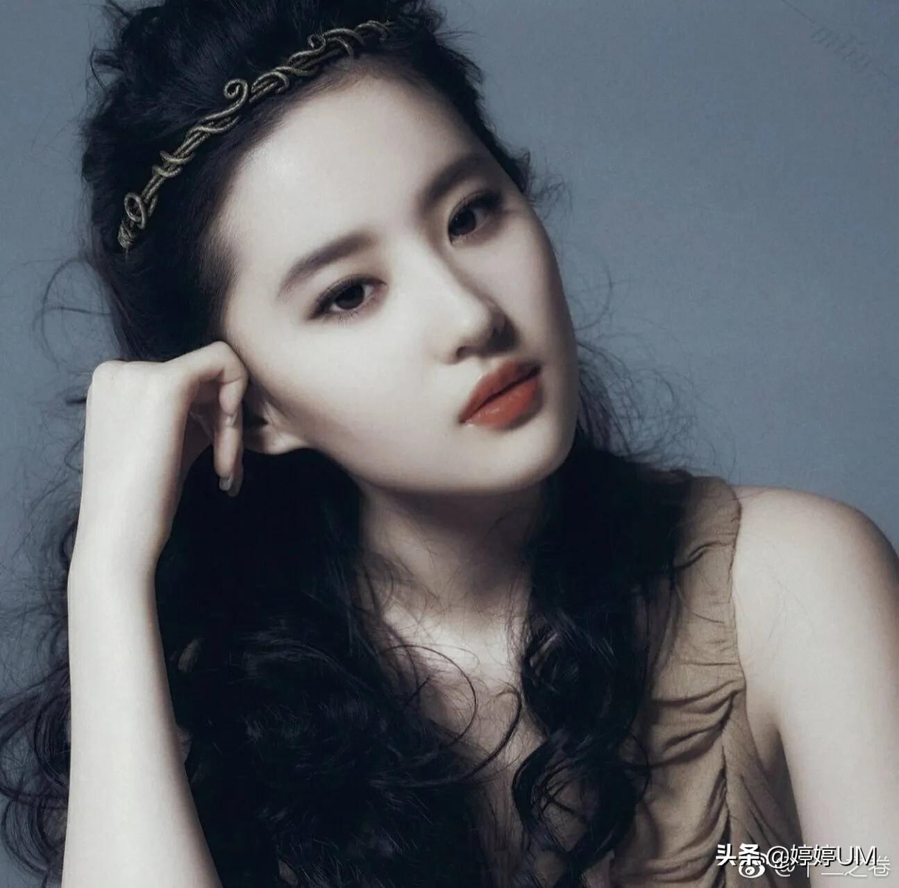 Liu Yifei, the smile is sweet, gentle and kind, sexy and beautiful, who ...