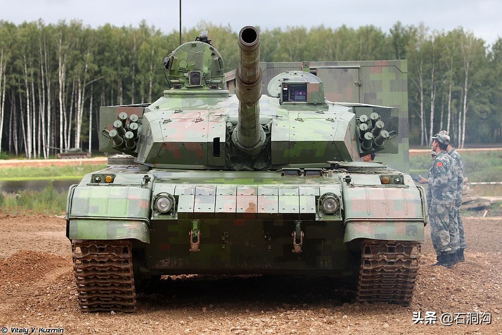Understand the difference between Type 99 and Type 96 main battle tanks