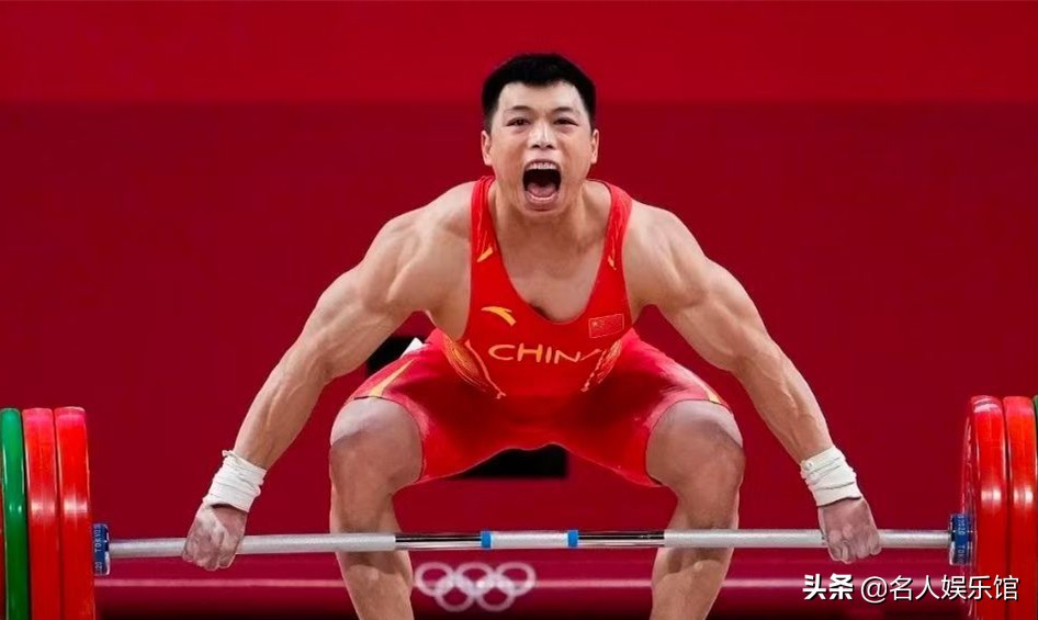 drikke flyde over bøf Weightlifting champion Chen Lijun. Before winning the championship, his  family was still an extremely poor family. The bitterness of 15cm wounds on  his arm was revealed. - iNEWS