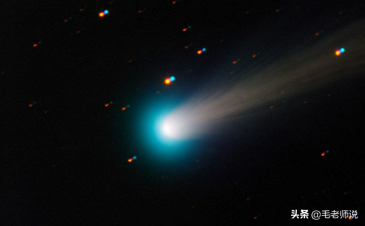 What is a comet, what does a comet look like, and how does it affect