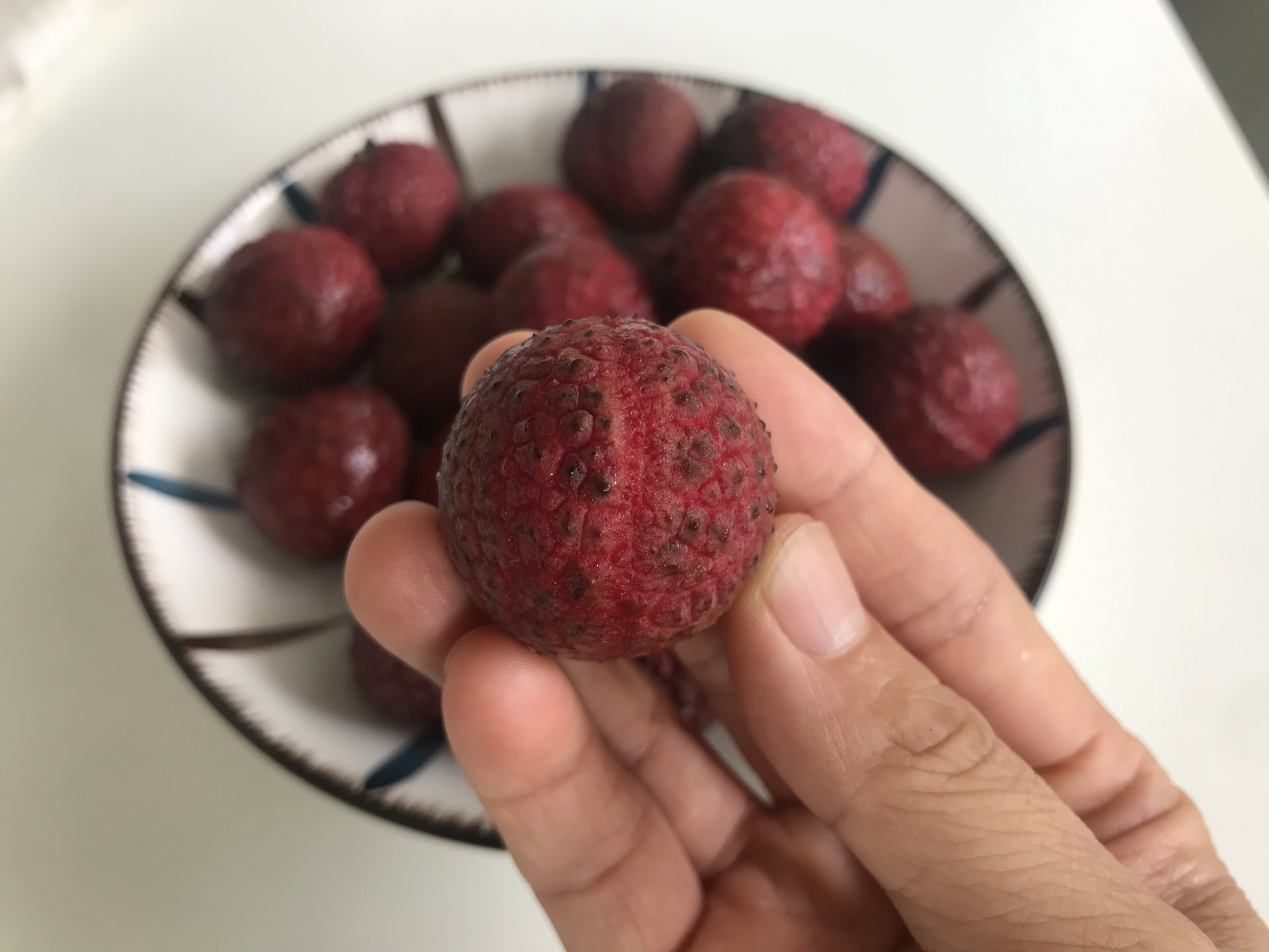 Lyche Shell Don't throw the lychee shells, put them in a pot and cook them. Drink ...