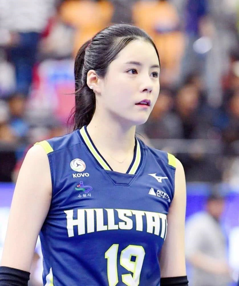 Lee Dayoung, the "dancing wizard" of Korean volleyball, has a sweet
