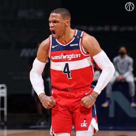 Nba Infighting The third infighting!The NBA's No. 1 salary thief paid 31.26 million to ...
