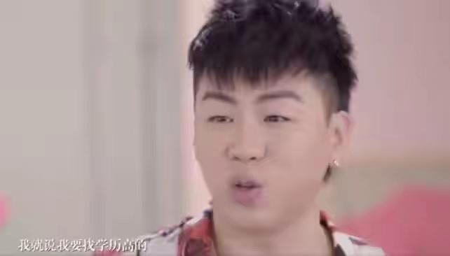 38岁胡彦斌与神秘女性聚餐 还亲密牵手同回酒店 曾自曝憧憬结婚 资讯咖