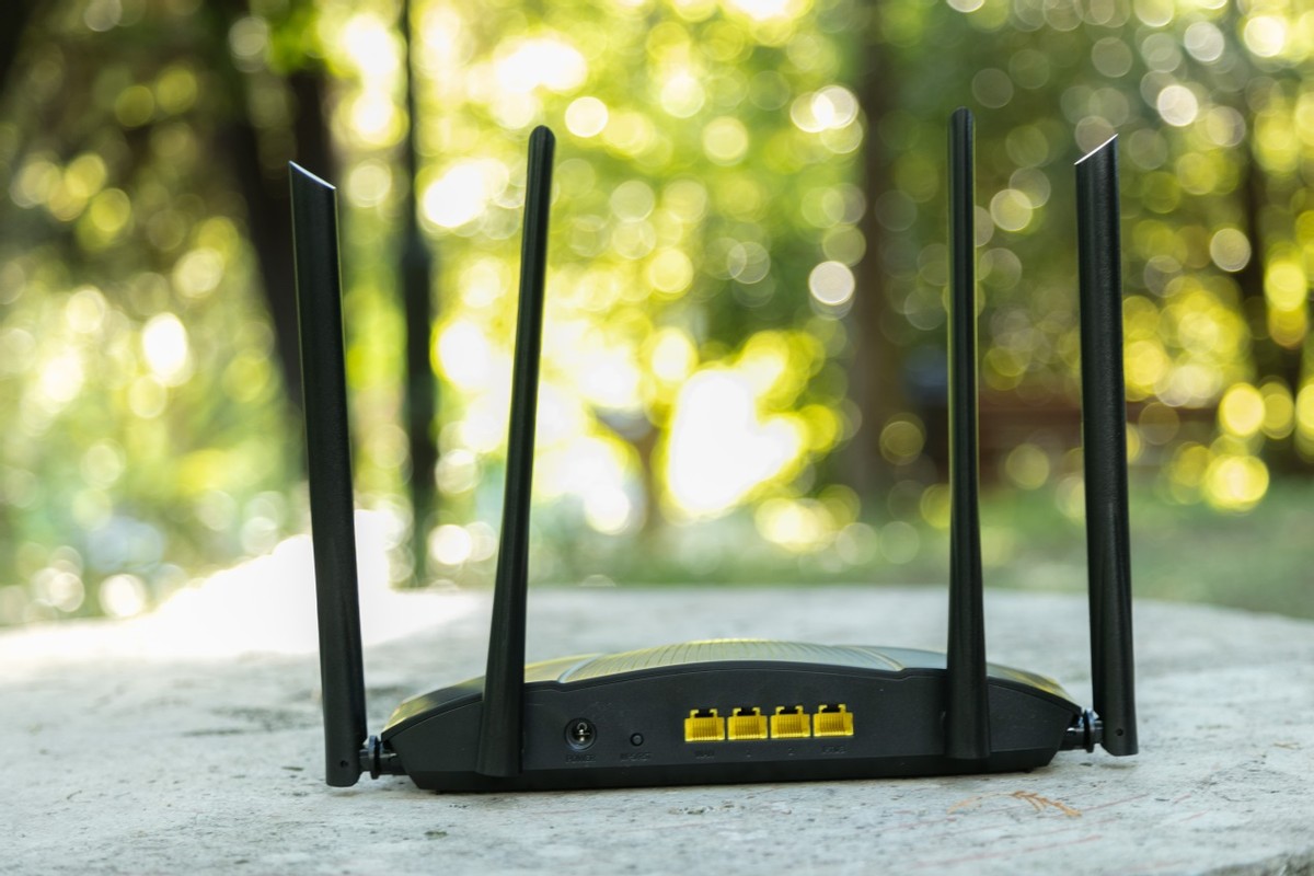 One Tenda AX12 router for the whole house wirelessly - iMedia