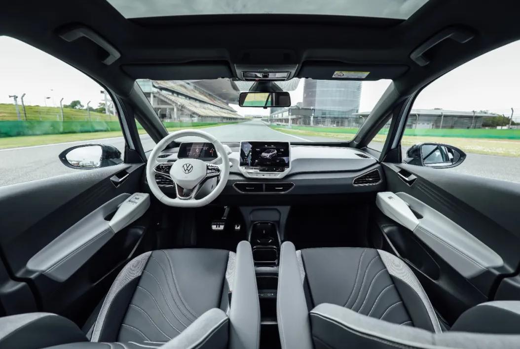 Fun that gasoline cars can't give!Test drive SAIC Volkswagen ID3, pure electric small steel gun