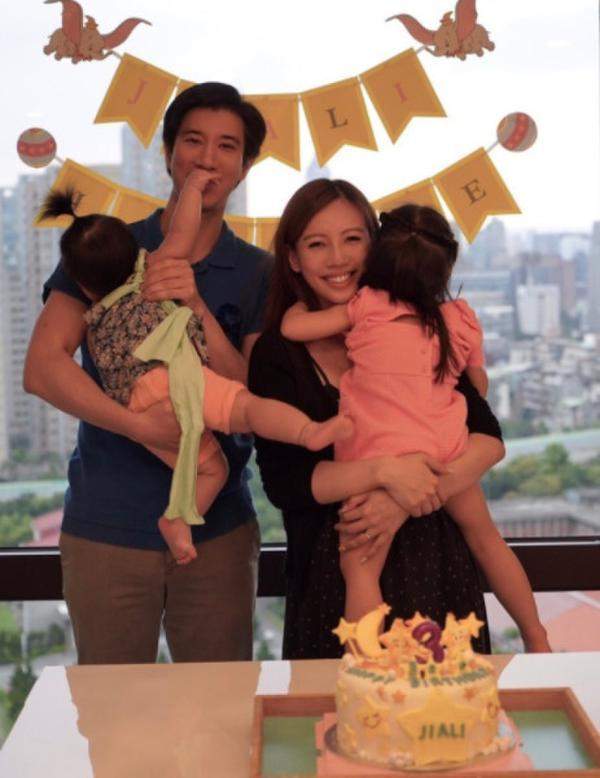 How learned is Wang Leehom?You'll understand by looking at his family background
