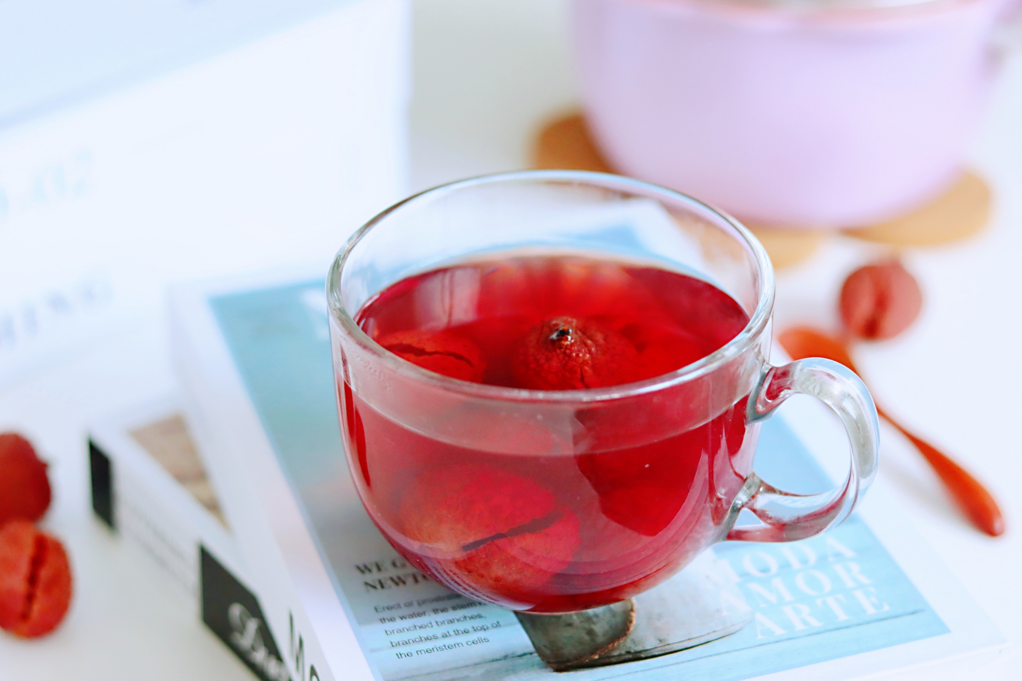 Lyche Shell Don't throw the lychee shells, put them in a pot and cook them. Drink ...