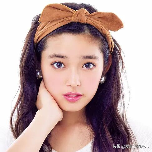 矢作穂香一吻成名后 穿衣甜美又减龄 每一套都是教科书级别 资讯咖