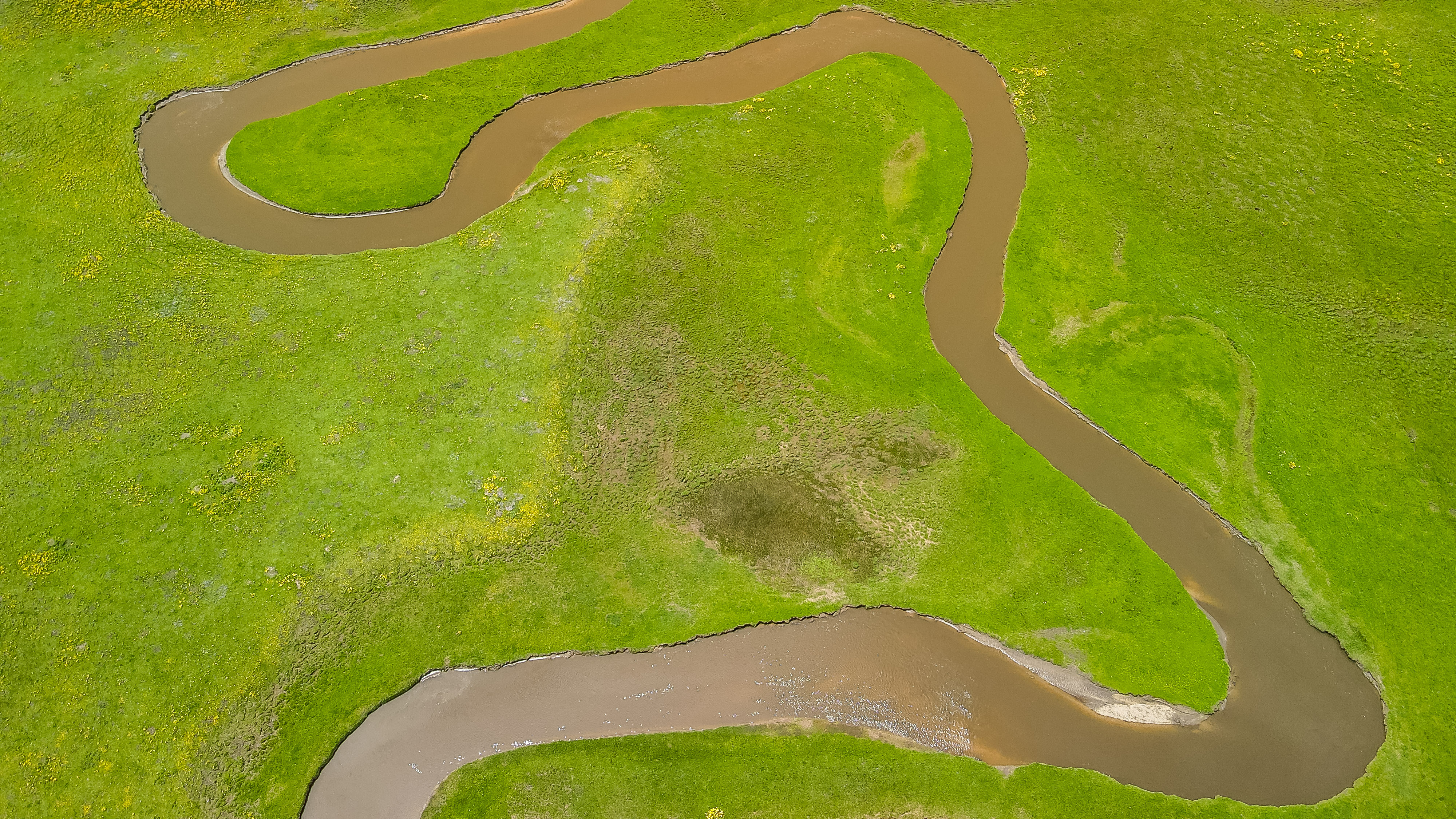 Gannan Zhaga is a small scenic spot, the grassy Guomang Wetland, the ...