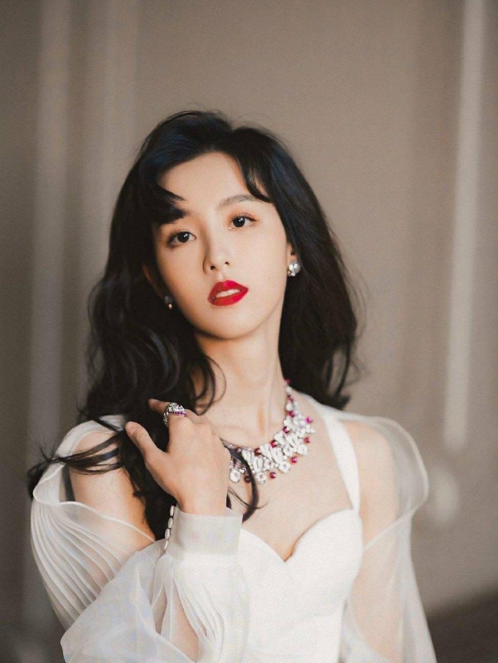 One of the most successful celebrities in the post-90s Xiaohua who has ...