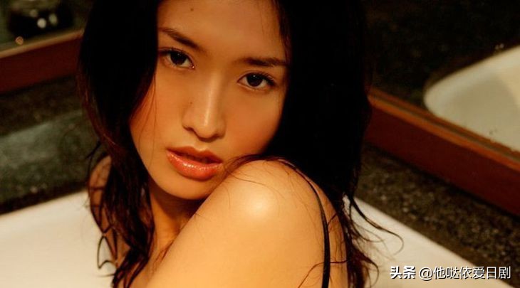 赛车女郎出道 森下千里 立志成为政治家 Mp头条