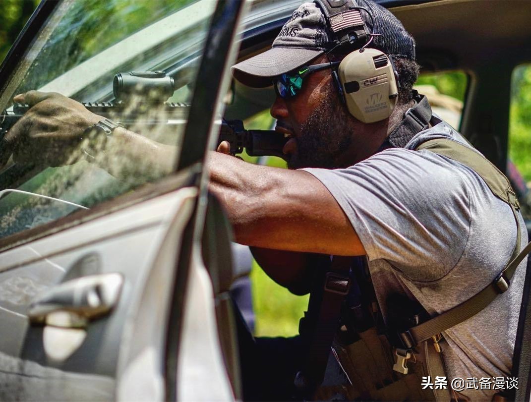 Instant photos of the shooting range, live ammunition under the