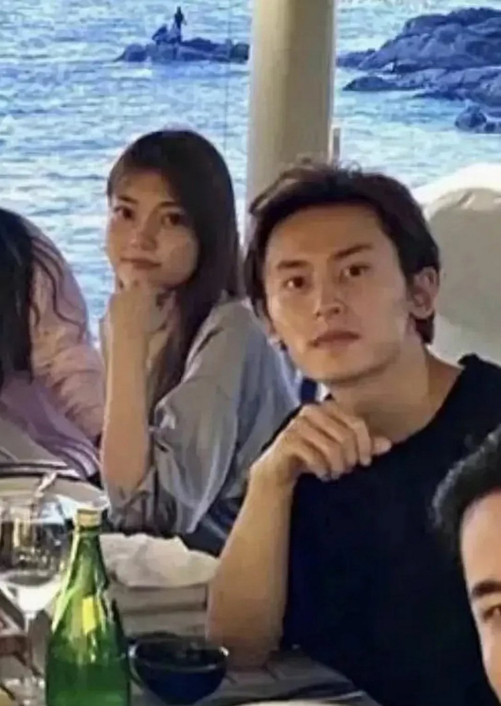 Zhang Zhehan and Gong Jun were exposed to the romance at the same time. The good buddies have