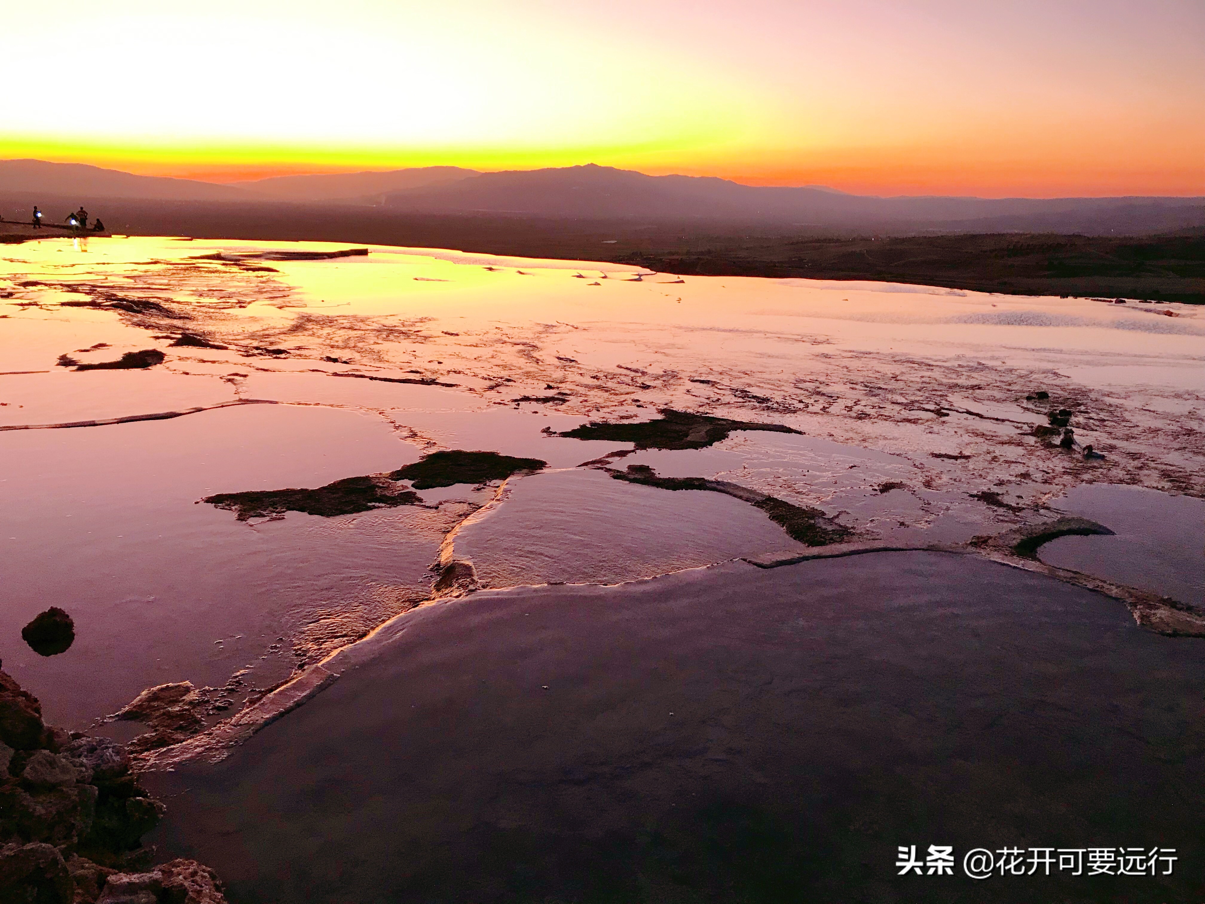 世界遗产似南极冰川雪白的棉花堡 夕阳偶遇温暖如泉的伊拉克姐弟 Mp头条